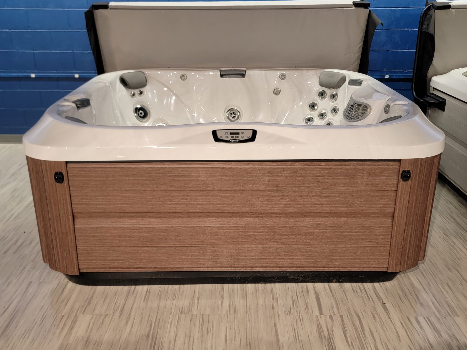 Jacuzzi J365